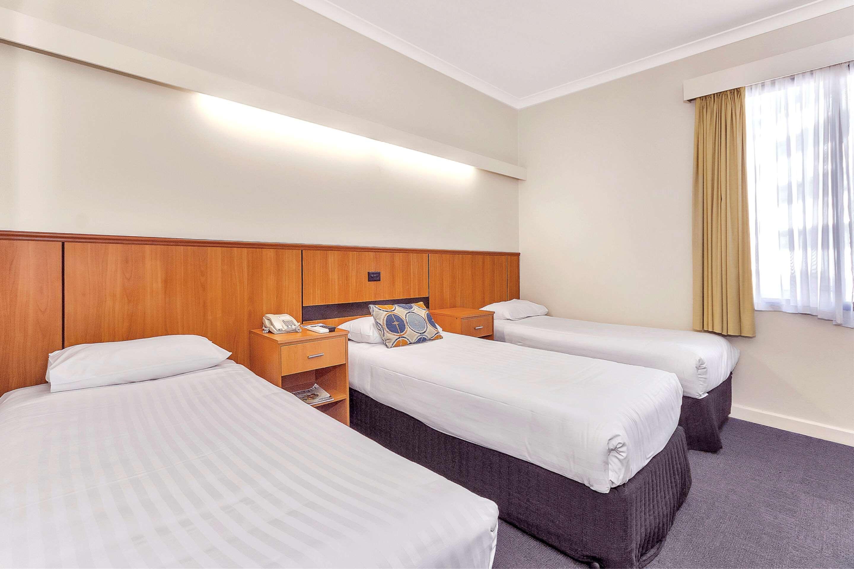 Metro Hotel Perth City Exterior photo