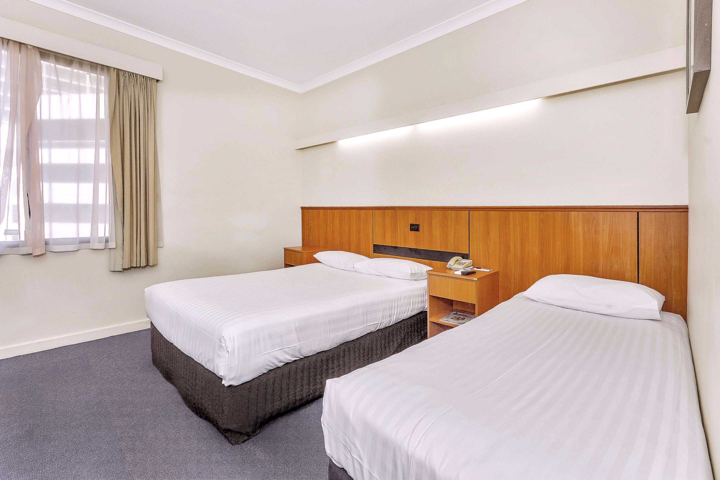 Metro Hotel Perth City Exterior photo