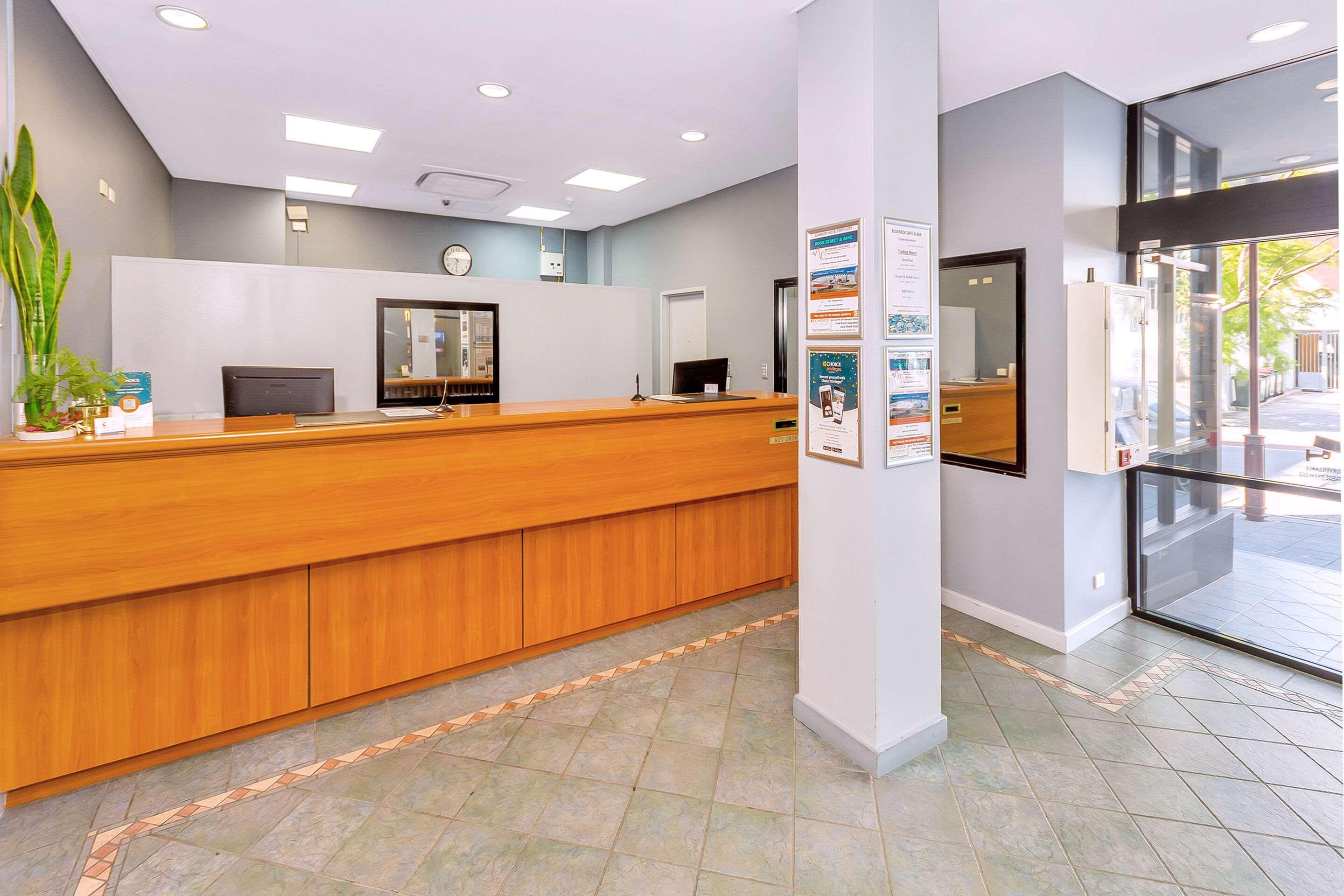 Metro Hotel Perth City Exterior photo