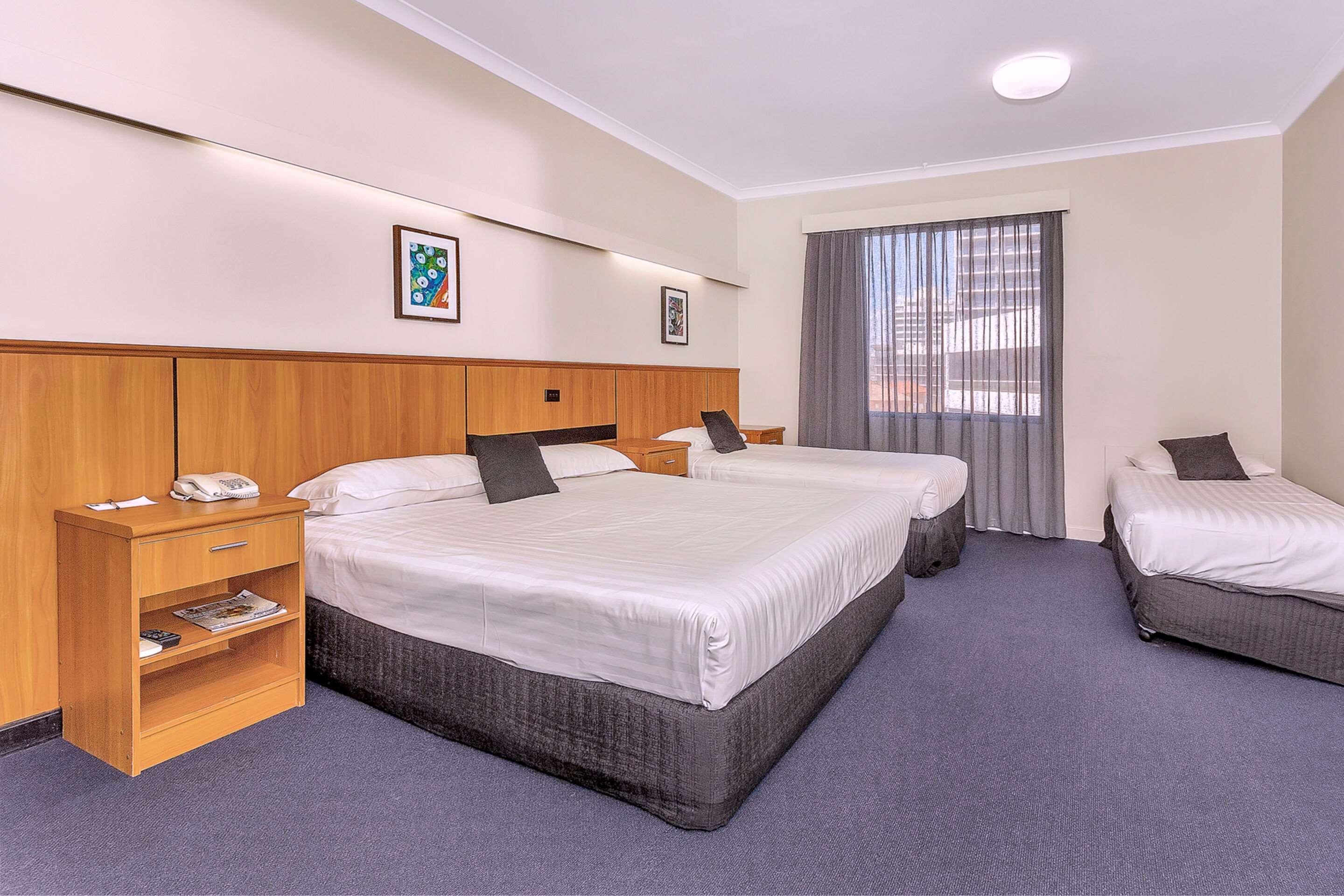 Metro Hotel Perth City Exterior photo